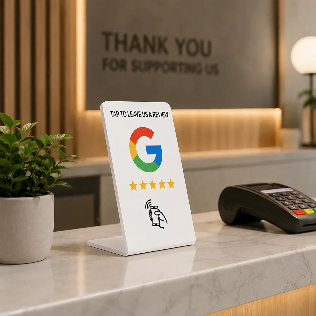 TapCodes blanco en el mostrador de una recepción